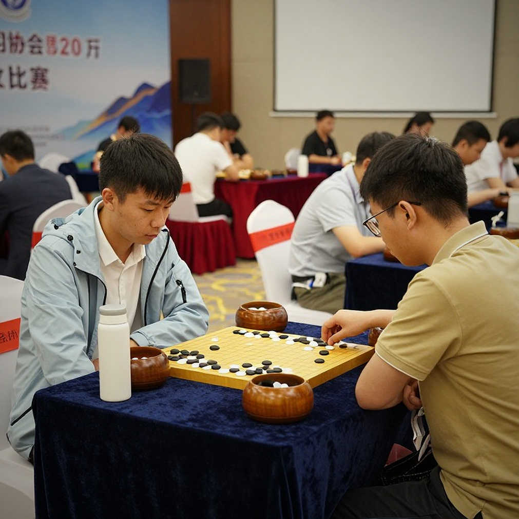GCL 2026: Nepomniachtchi gây sức ép lên Carlsen trước khi hạ Sindarov bằng cờ nhanh GCL 2026: Nepomniachtchi gây sức ép lên Carlsen trước khi hạ Sindarov bằng cờ nhanh