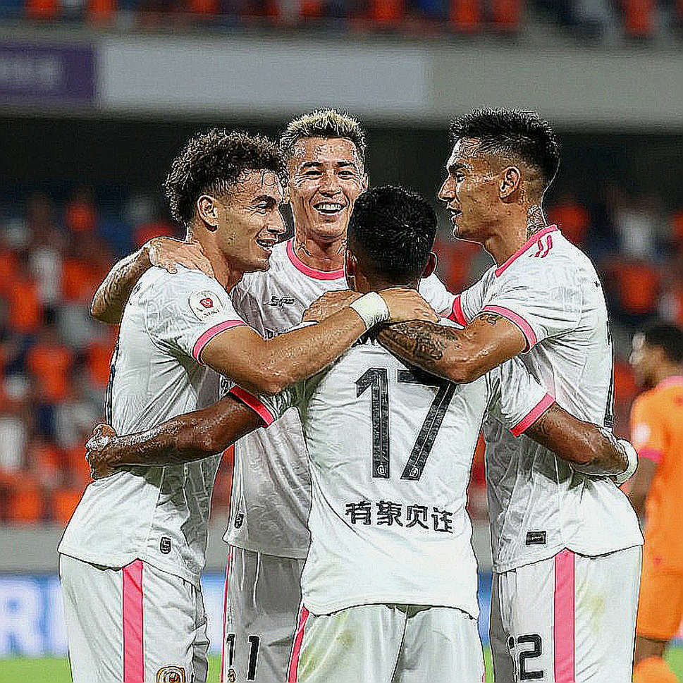 Giây thứ 52 và phút thứ 91: Championship kể chuyện tham vọng bằng hai khoảng lặng