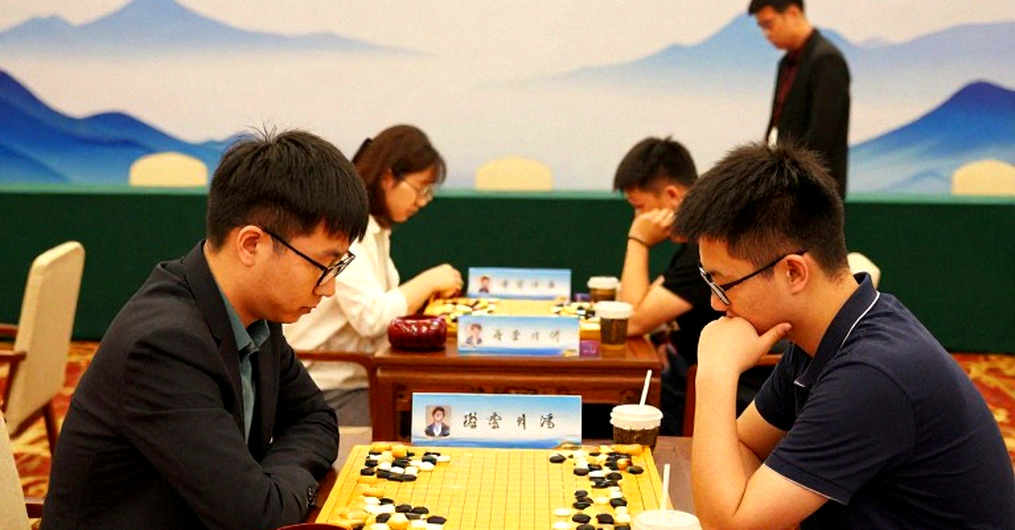 Chiếc cúp bị đánh cắp khỏi V.Hive: Khi chiến thắng esports không còn chỗ trú ẩn