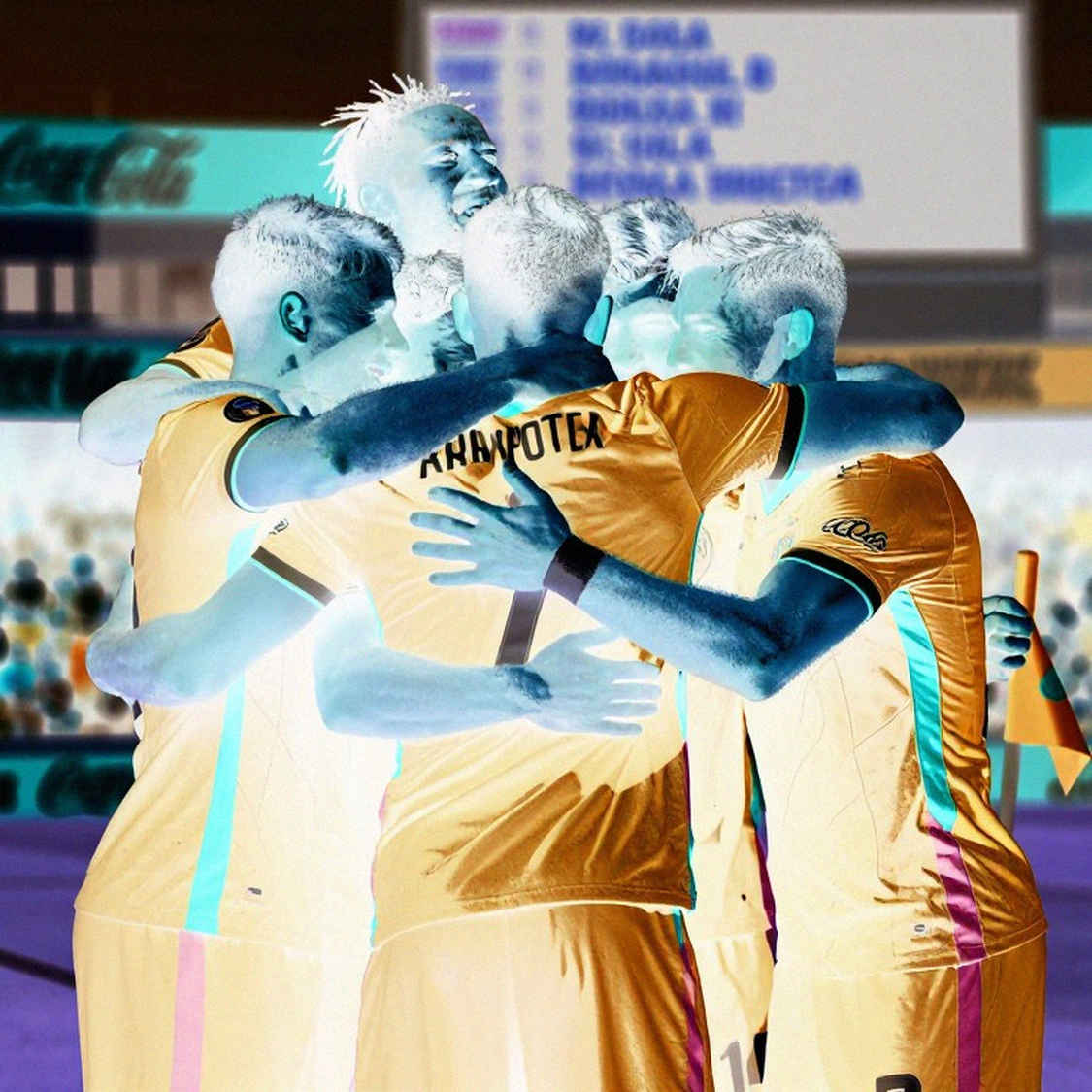 Đọc kỳ chuyển nhượng V.League bằng đôi mắt phòng thay đồ