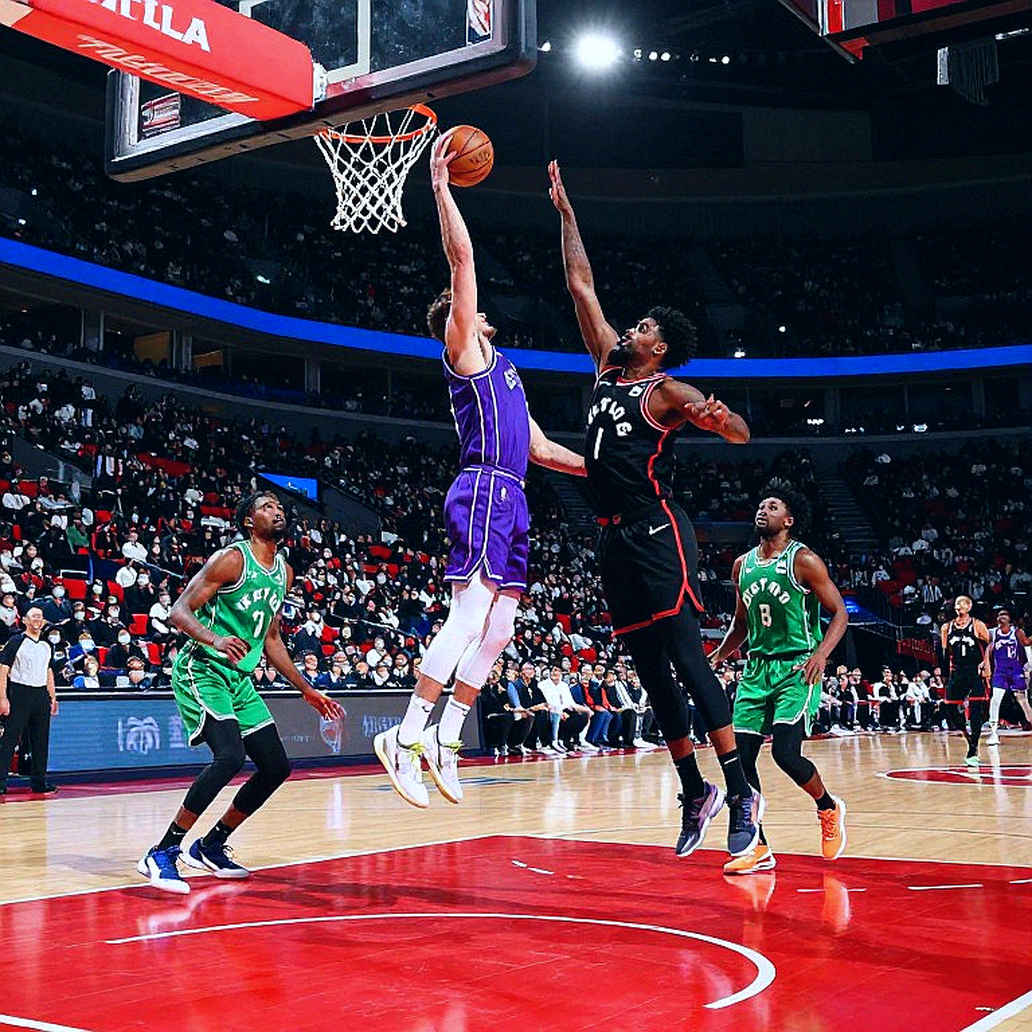 Cedi Osman bùng nổ 31 điểm cho PAOK: Bài toán ba điểm và cái bẫy mẫu nhỏ