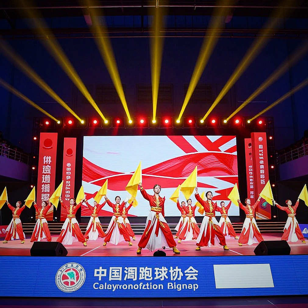Alwi Farhan học bài từ Kento Momota trước thềm Á vận hội 2026: Tiếng vợt cũ và tiếng thở mới