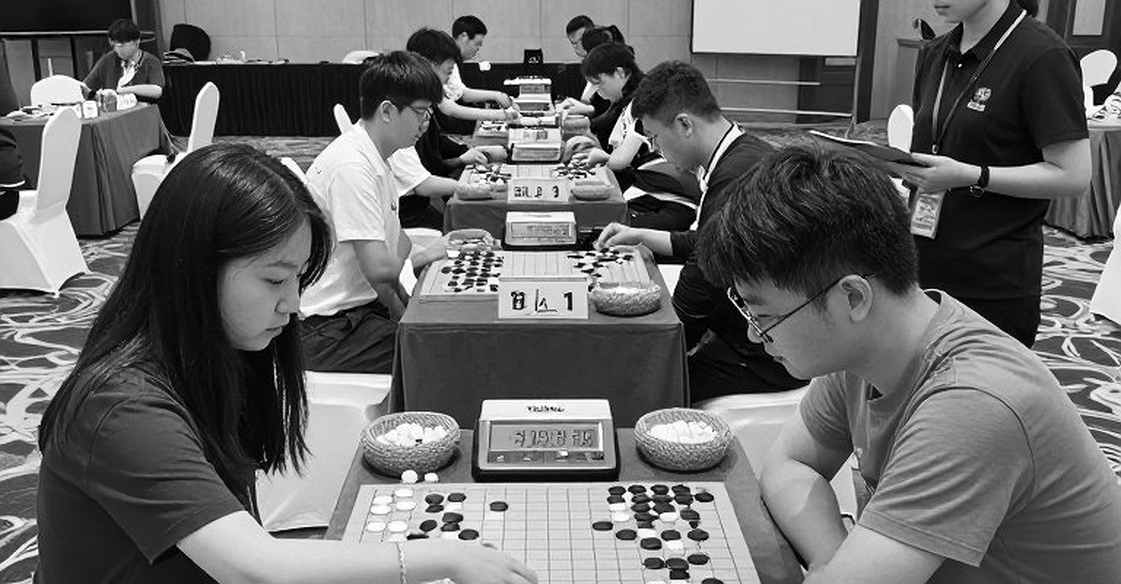 Ô trống trong bảng dữ liệu và bài học im lặng của làng cờ Việt Nam