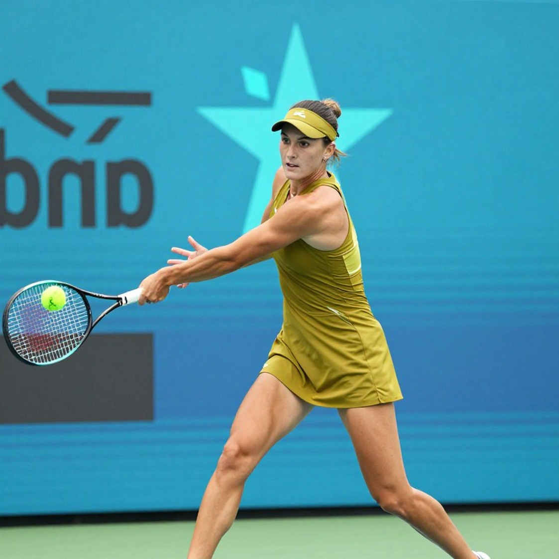 Singapore Open 2026: Khi một giao thức y tế vẽ lại bán kết — Đọc trận chung kết Fernandez–Gibson bằng biên bản, không bằng cảm xúc