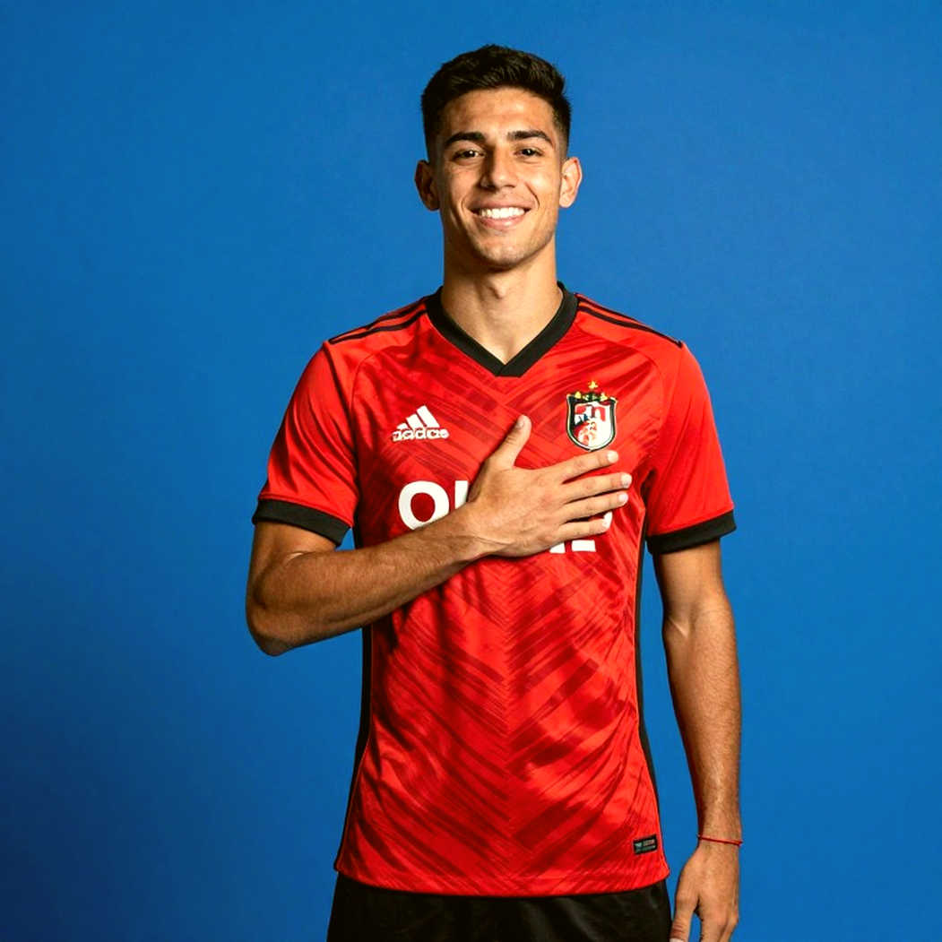 Nhịp Đập của Cỗ Xe Tăng Đức: Khi Klopp Cấy Gegenpressing Vào Trái Tim Của Wirtz