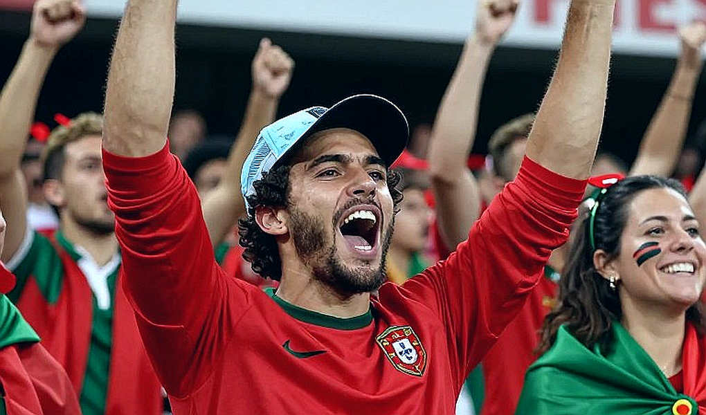 Vozinha, 28,4 triệu người theo dõi và cái giá của một trận 0-0 để đời