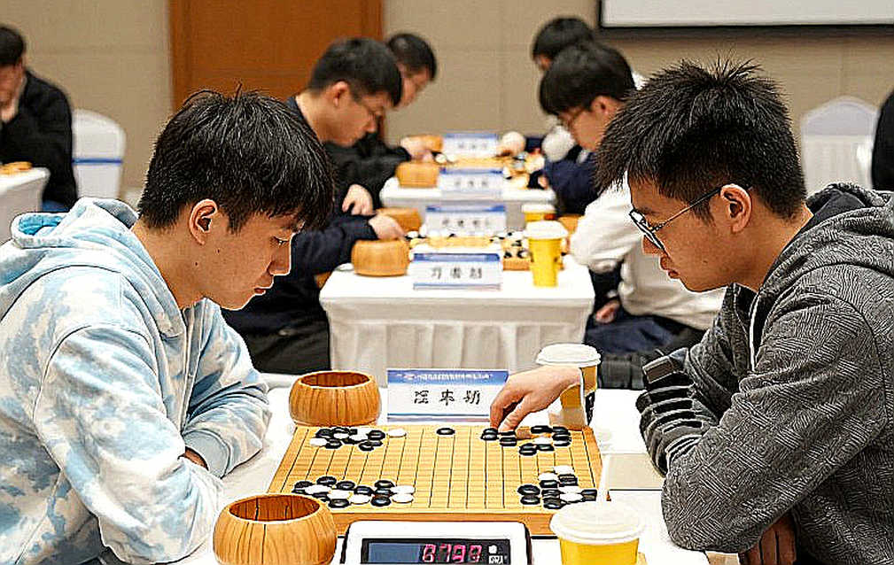 Wesley So vô địch cờ vua Mỹ lần thứ tư: khi danh hiệu tiêu chuẩn được định đoạt bằng đồng hồ rapid