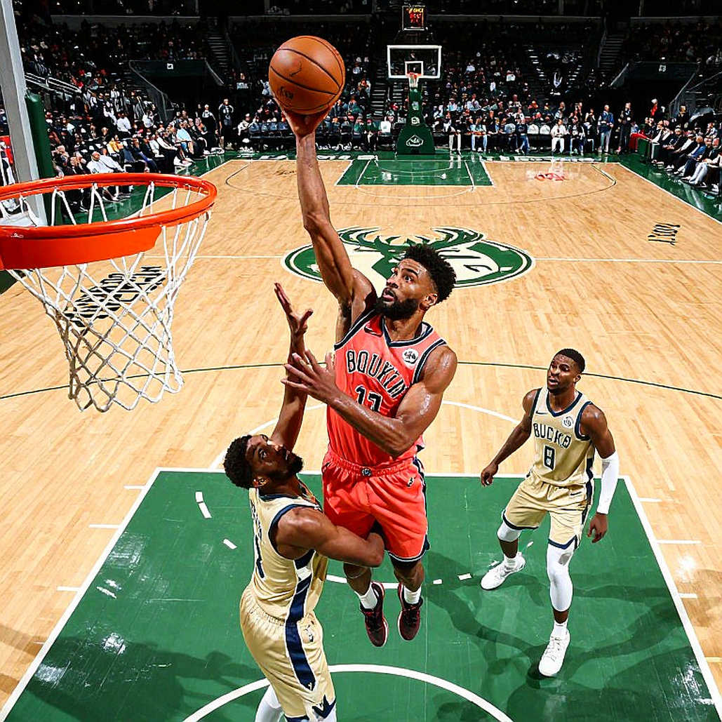 Joventut thắng Bonn 76-74: hai điểm cách biệt và khoản nợ thể lực chưa thanh toán
