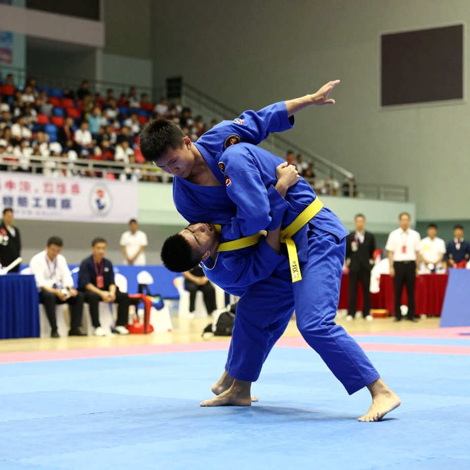 Brendan Allen siết cổ Duncan ở đêm chính UFC: chiến thắng dệt bằng thời gian kiểm soát, không phải bằng đòn đánh
